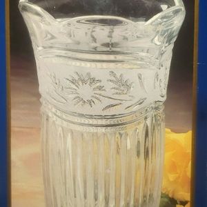 Like New!! Crystal Floral Vase